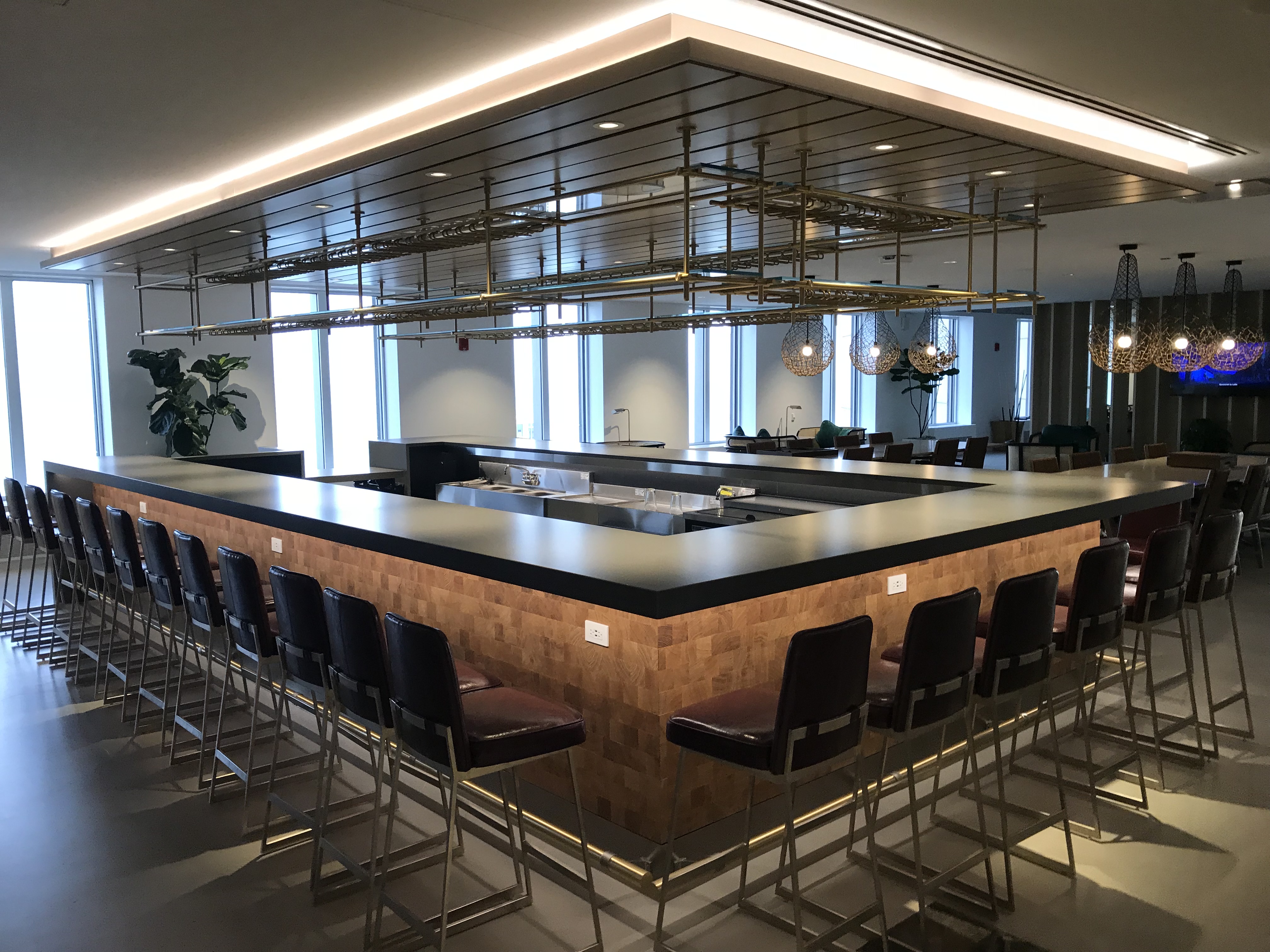 Cloud Level - Aon Building 70th Floor - Siteline Interior 